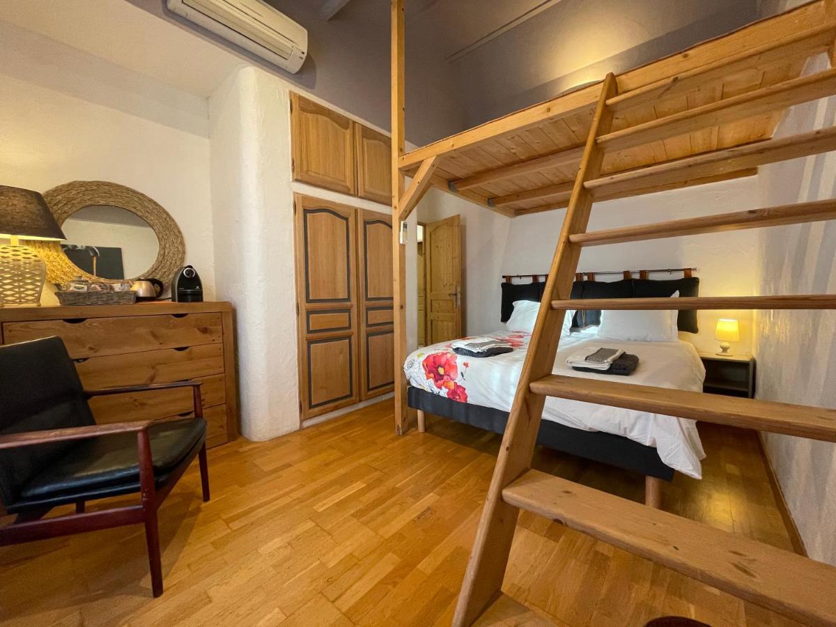 Le Calme De La Garrigue Bed & Breakfast Russan Ngoại thất bức ảnh