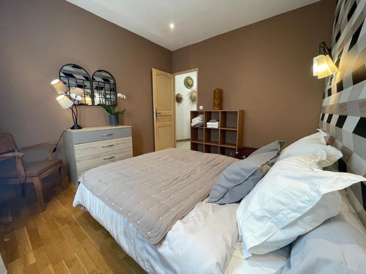 Le Calme De La Garrigue Bed & Breakfast Russan Ngoại thất bức ảnh