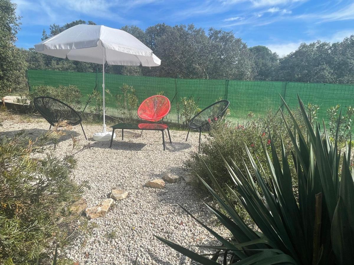 Le Calme De La Garrigue Bed & Breakfast Russan Ngoại thất bức ảnh