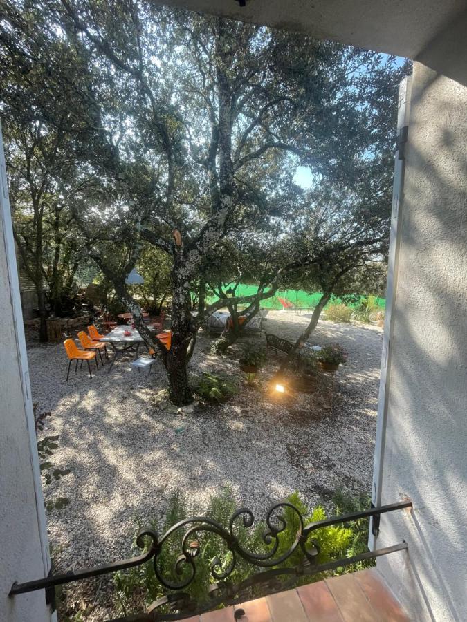 Le Calme De La Garrigue Bed & Breakfast Russan Ngoại thất bức ảnh