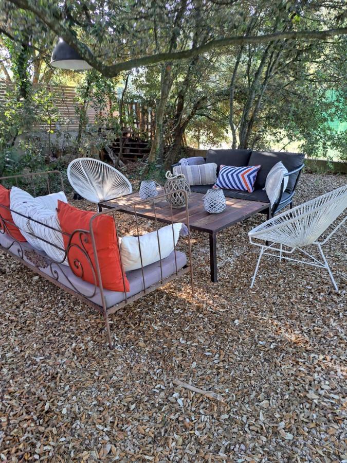 Le Calme De La Garrigue Bed & Breakfast Russan Ngoại thất bức ảnh