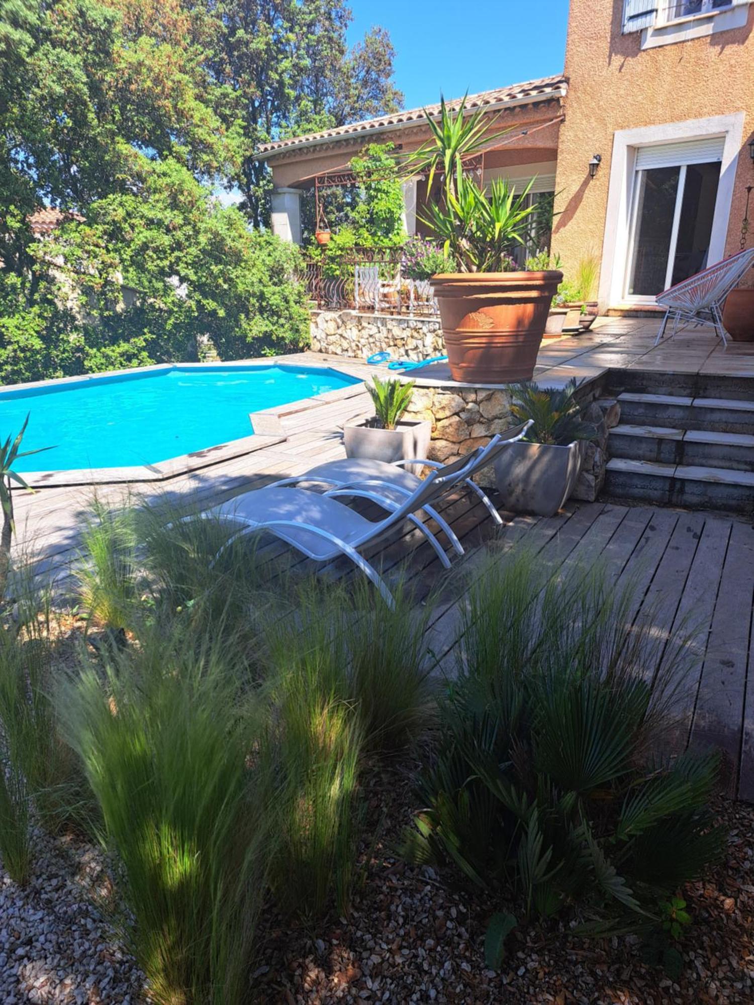 Le Calme De La Garrigue Bed & Breakfast Russan Ngoại thất bức ảnh